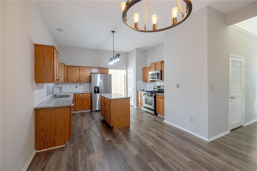 10950 Pinehigh Drive - Photo 7