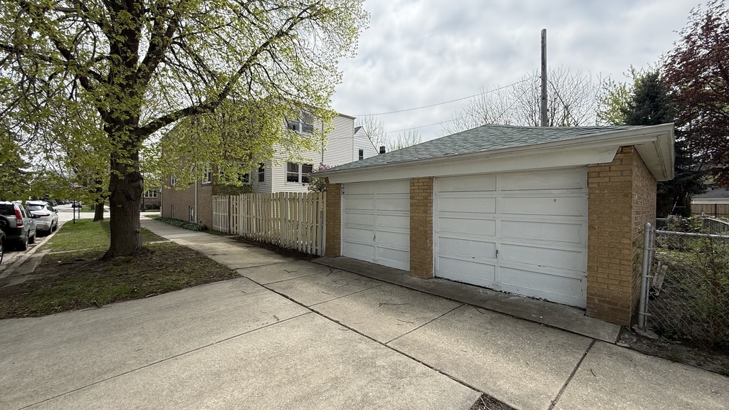 3658 N Laramie Avenue - Photo 12