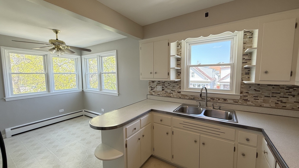3658 N Laramie Avenue - Photo 8
