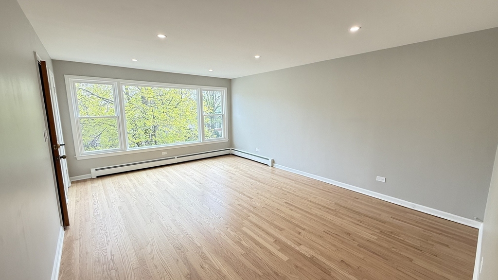 3658 N Laramie Avenue - Photo 2