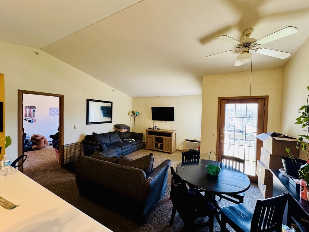 531 Leah Lane - Photo 5