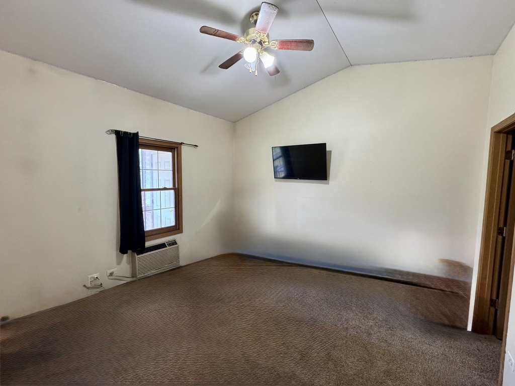 531 Leah Lane - Photo 2