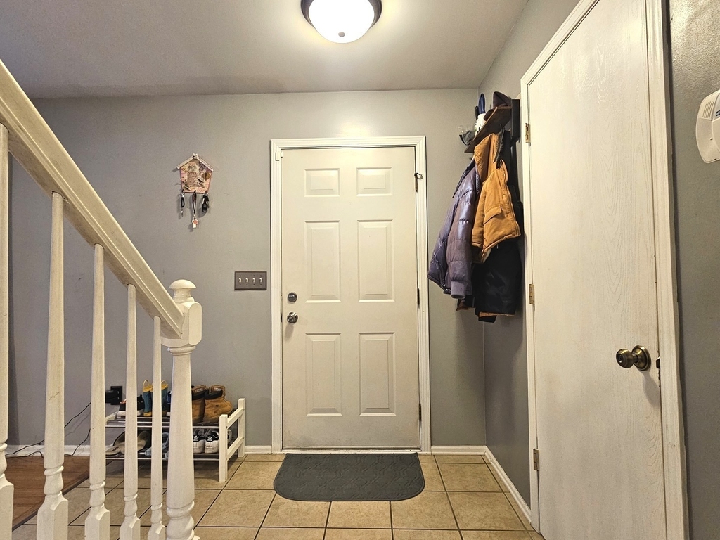 579 Scott Lane - Photo 2