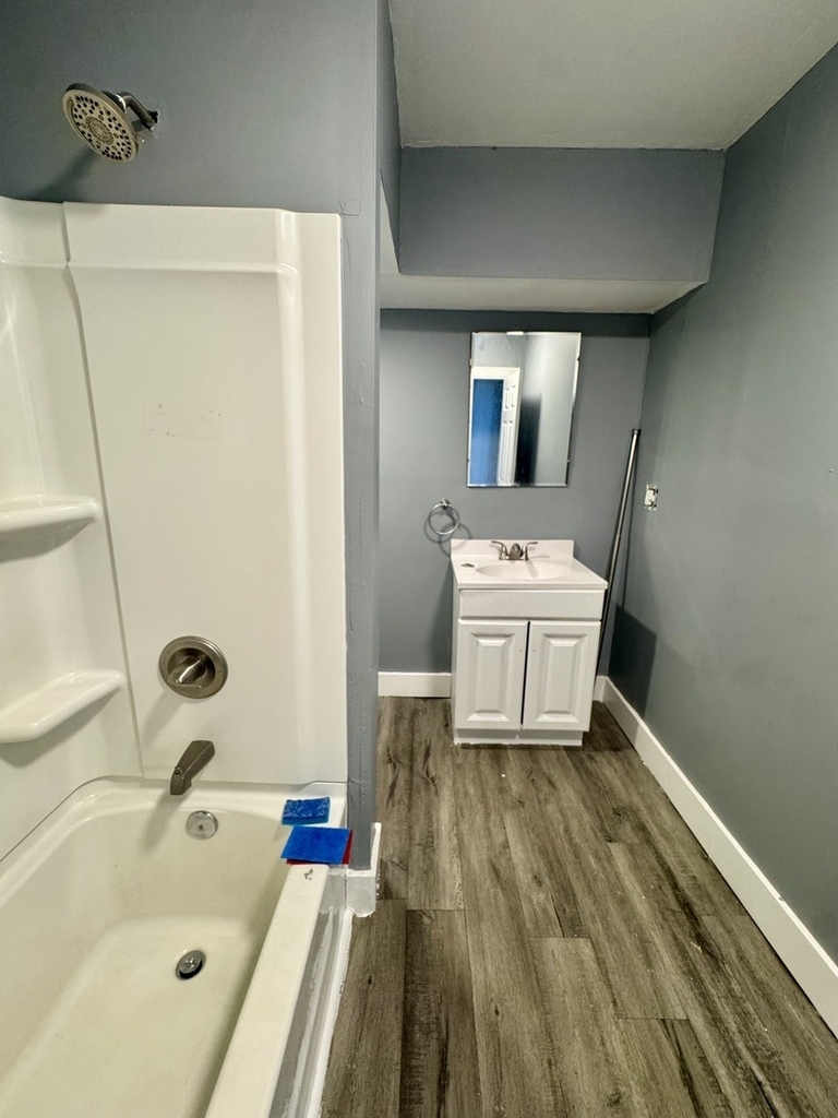 616 E 6th Street - Photo 8
