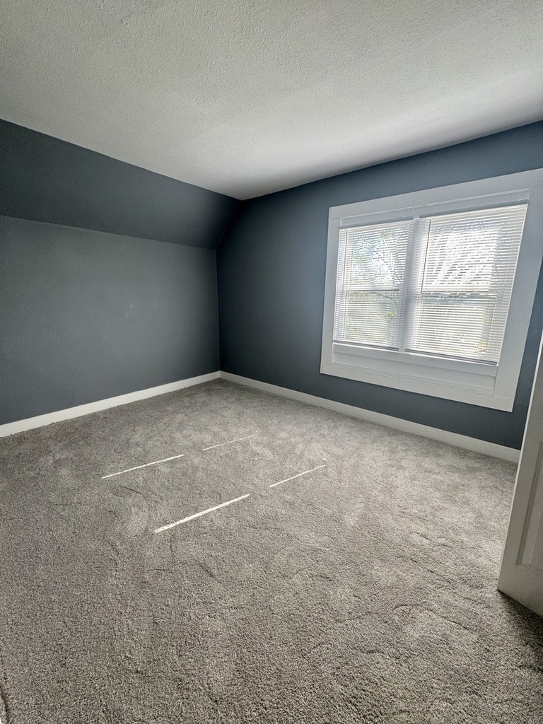 616 E 6th Street - Photo 10