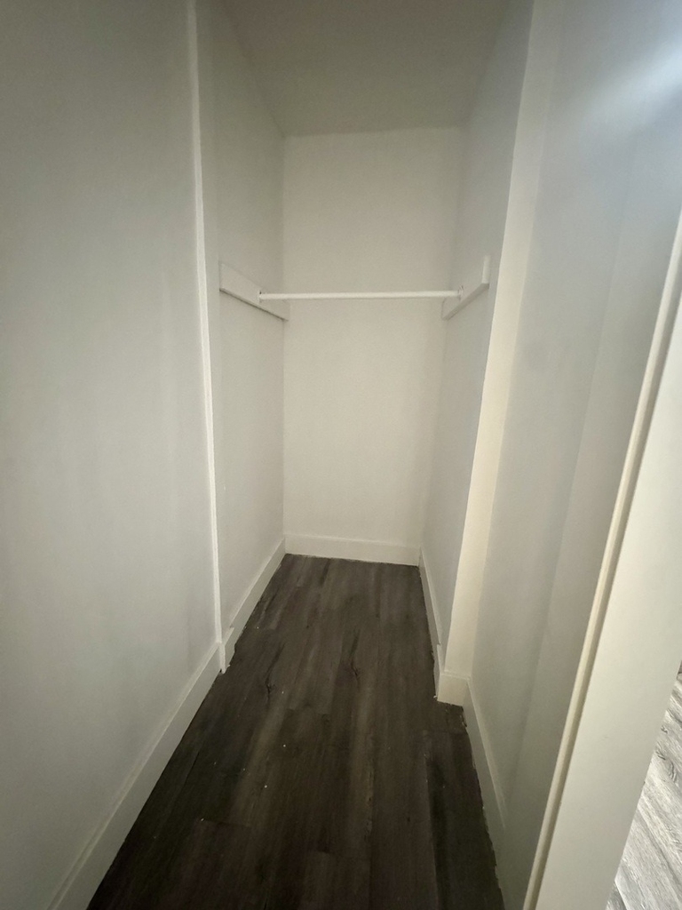 616 E 6th Street - Photo 5