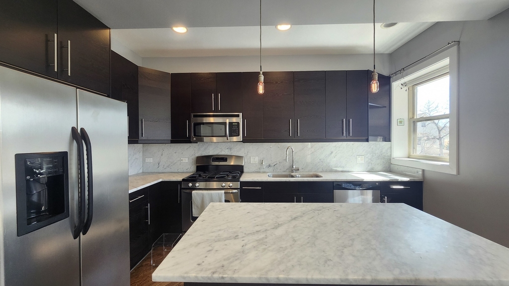 3900 W Cornelia Avenue - Photo 9
