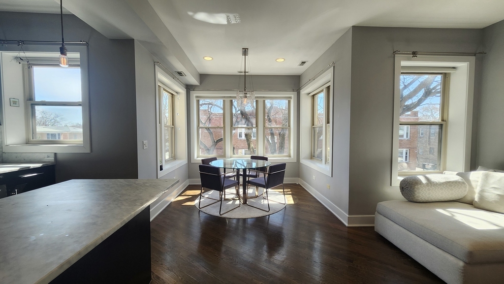 3900 W Cornelia Avenue - Photo 3