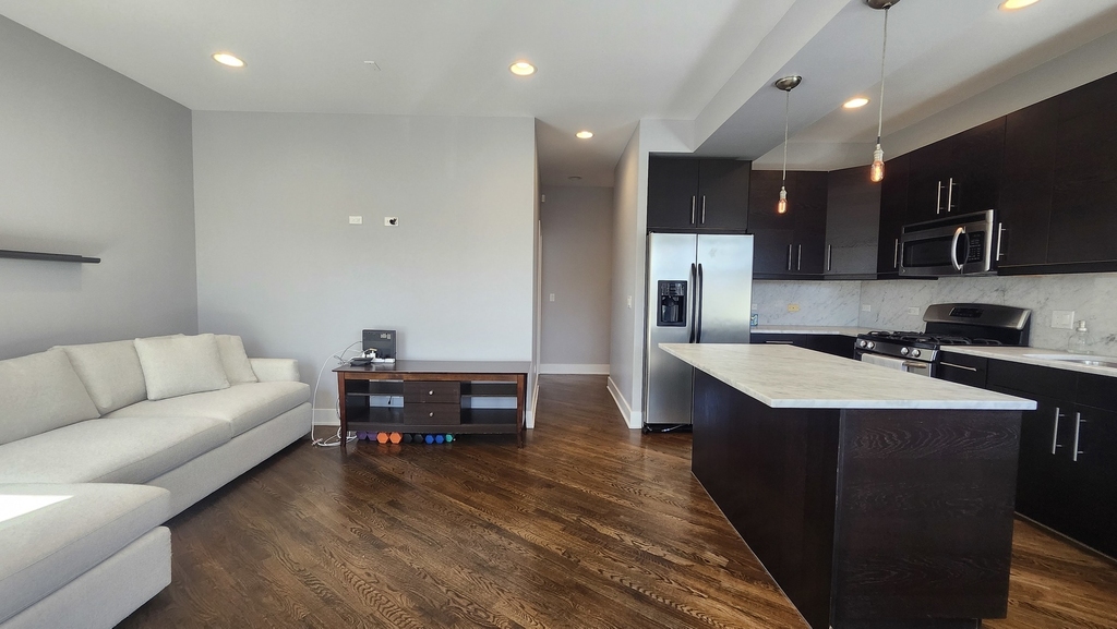 3900 W Cornelia Avenue - Photo 7