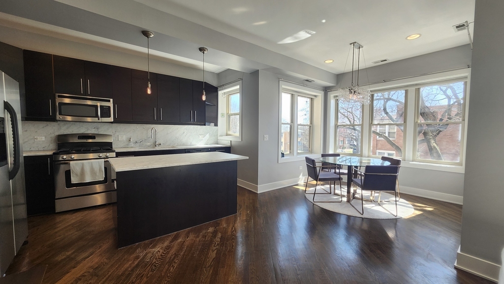 3900 W Cornelia Avenue - Photo 2