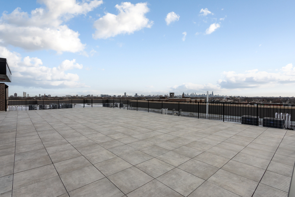 2505 W Farragut Avenue - Photo 5