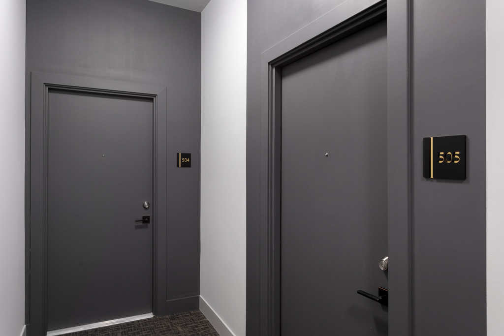 2505 W Farragut Avenue - Photo 17