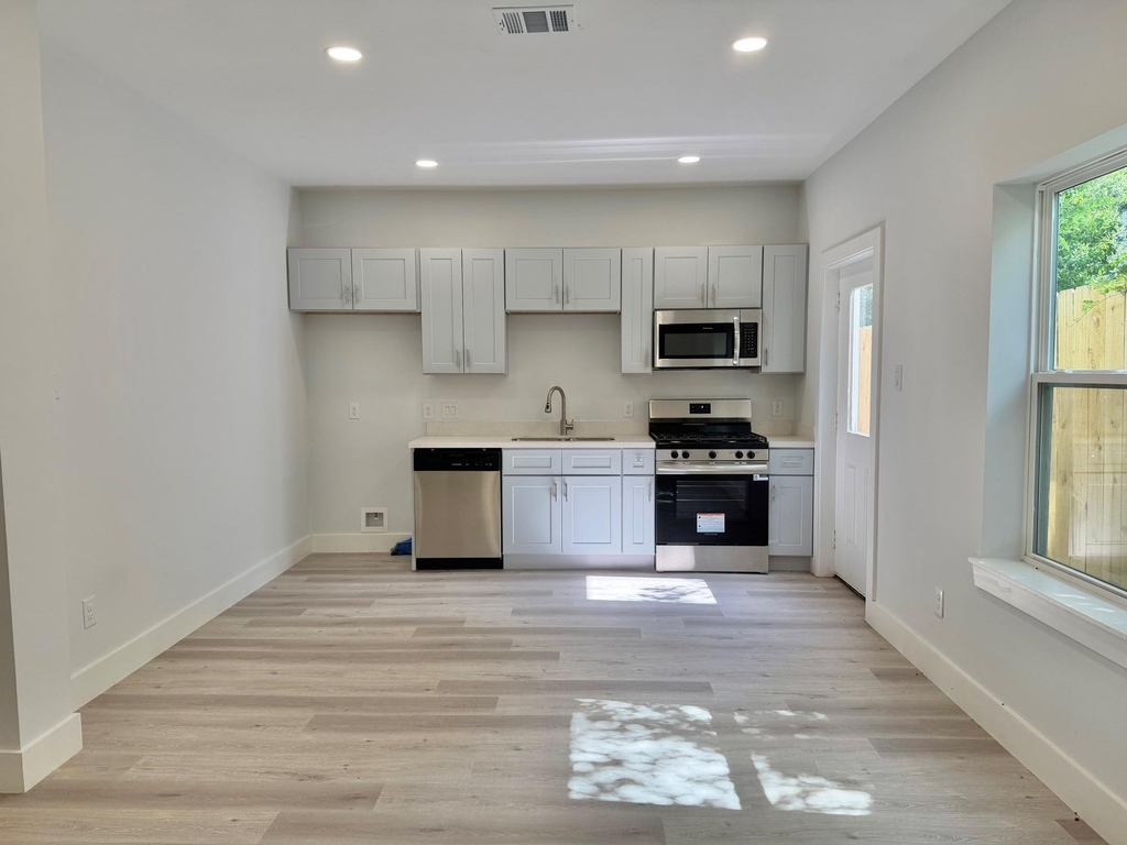 3535 Alderfer Street - Photo 2