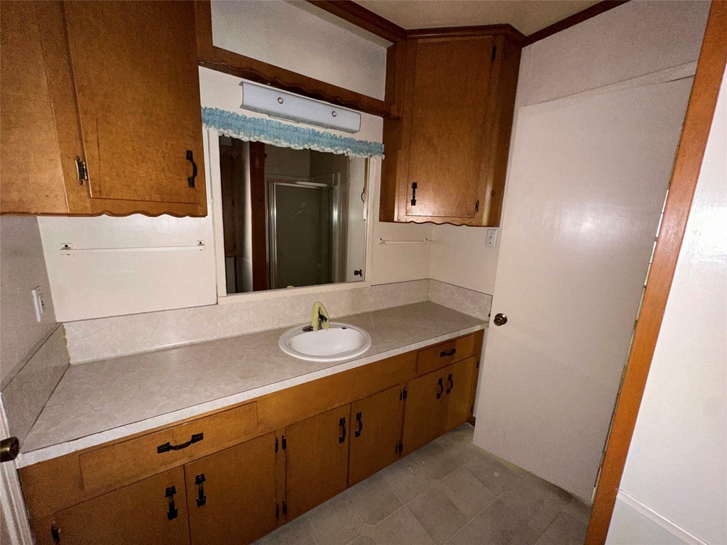 2570 Stadium Drive - Photo 15