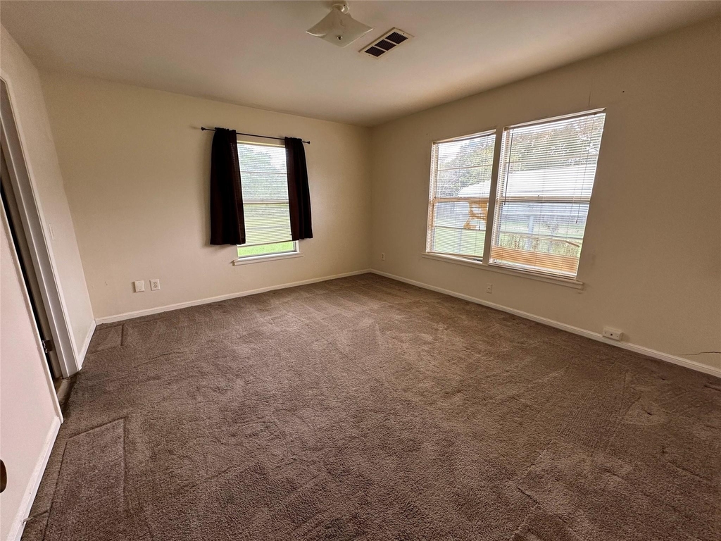 2570 Stadium Drive - Photo 11