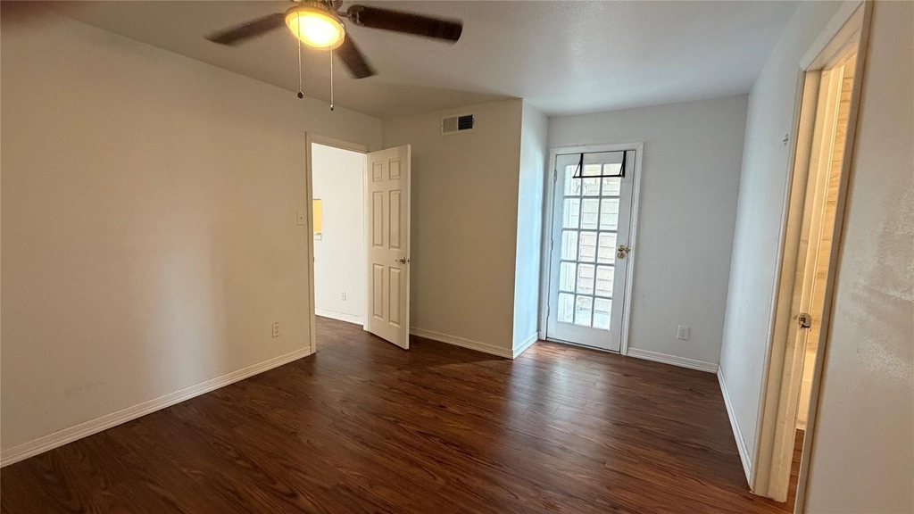 10601 South Drive - Photo 5
