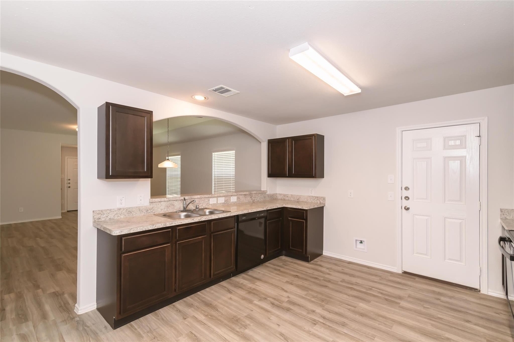 8634 Doris Oaks Circle - Photo 2
