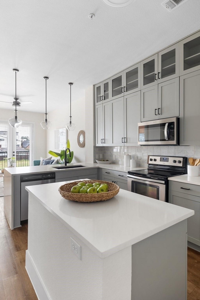 1508 Blodgett Street - Photo 2