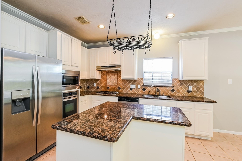2634 Vermillion Road - Photo 2