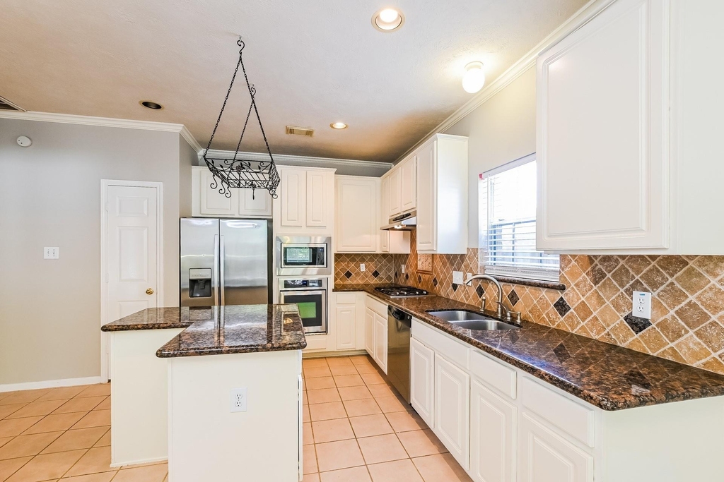 2634 Vermillion Road - Photo 3