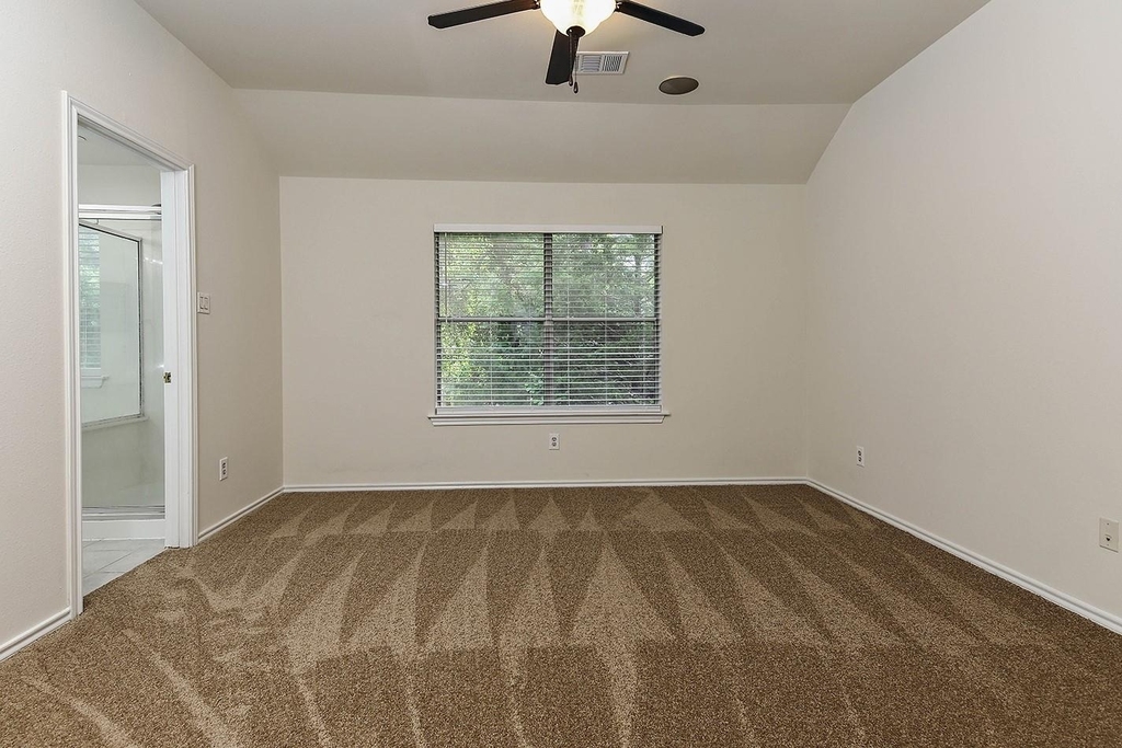 102 Blue Creek - Photo 12
