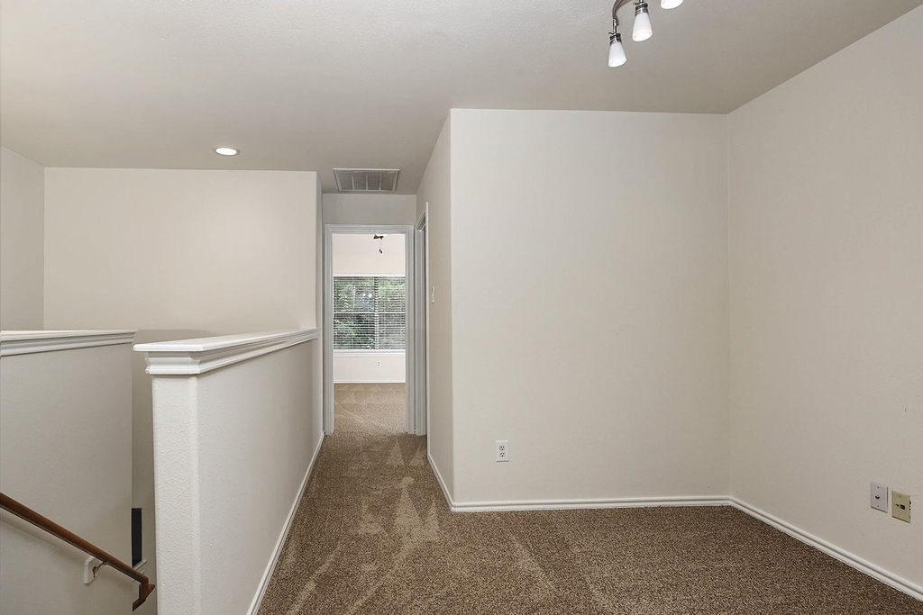 102 Blue Creek - Photo 15
