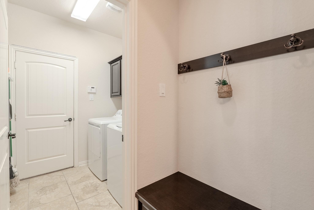 14 Arrowfeather Place - Photo 33