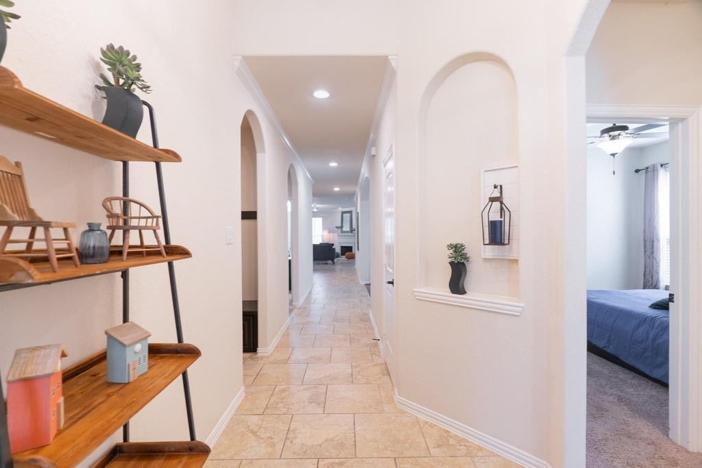 14 Arrowfeather Place - Photo 3