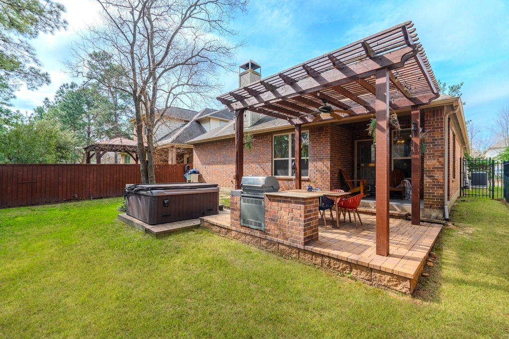 14 Arrowfeather Place - Photo 40