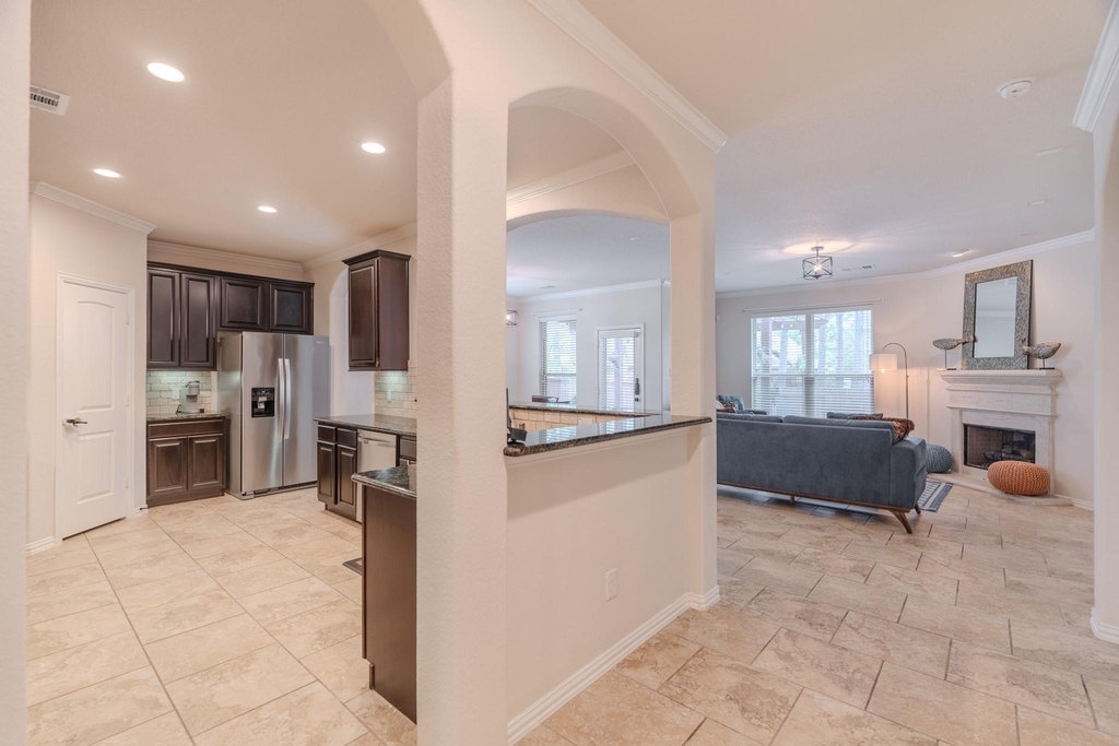 14 Arrowfeather Place - Photo 6