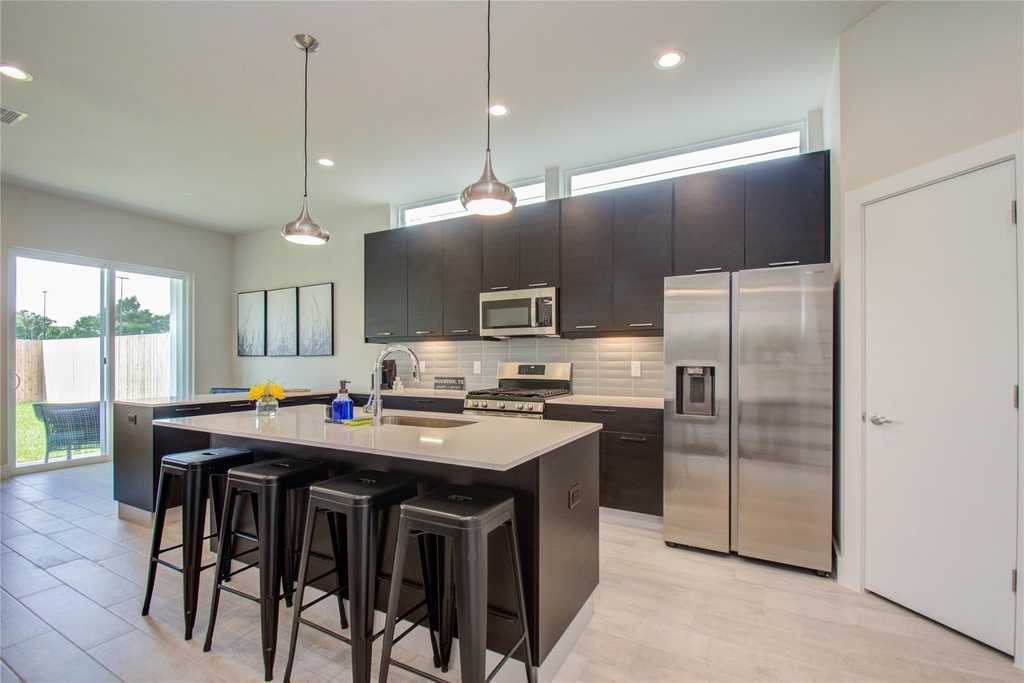 4914 Noble Street - Photo 4