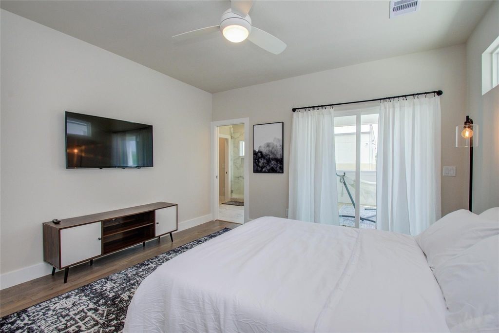 4914 Noble Street - Photo 14