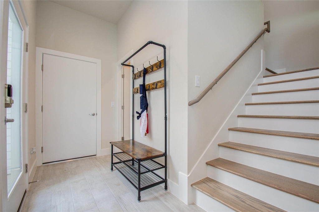 4914 Noble Street - Photo 3