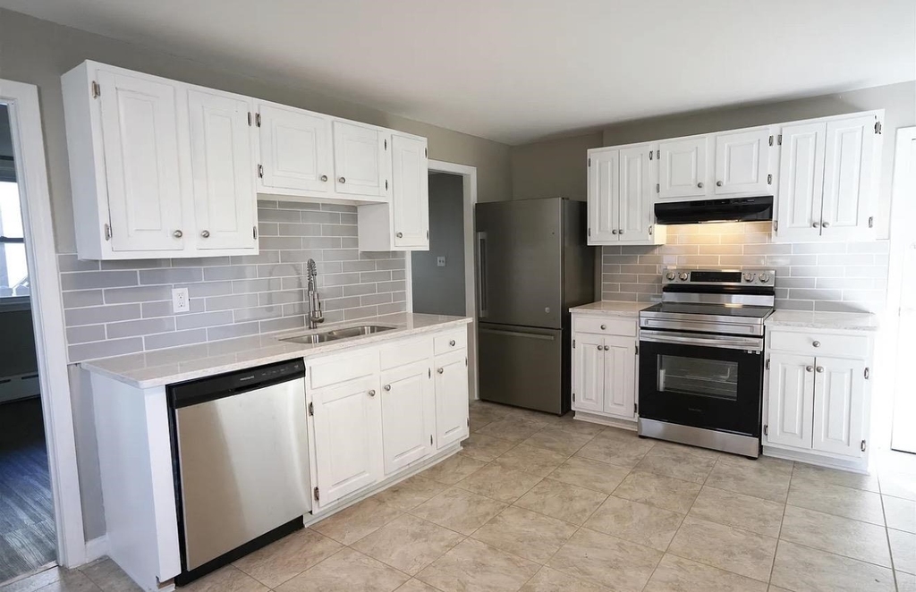520 Beech - Photo 0