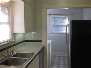 1021 E 16th Street - Photo 4