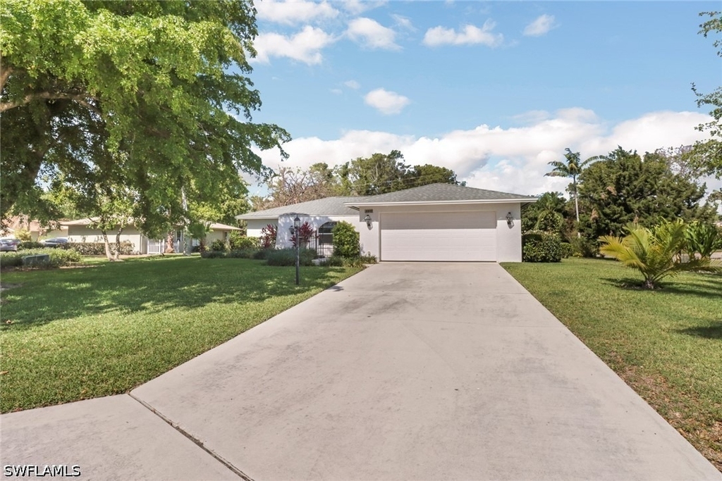 4472 Beechwood Lake Drive - Photo 1