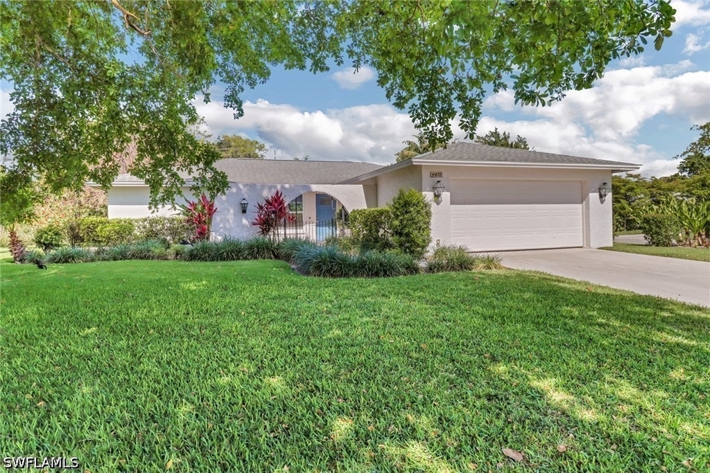 4472 Beechwood Lake Drive - Photo 0