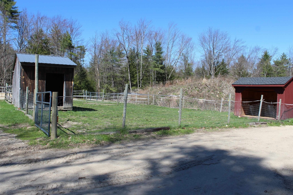 260 Bennington - Photo 3