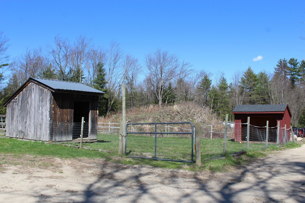 260 Bennington - Photo 1
