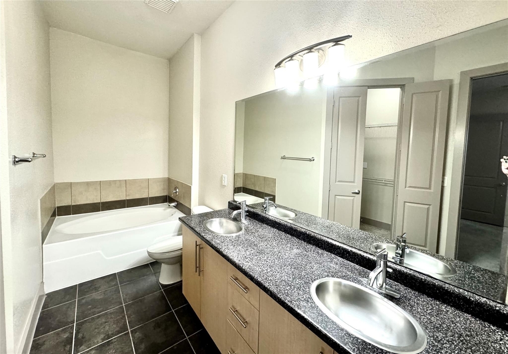 3660 Richmond Avenue - Photo 9