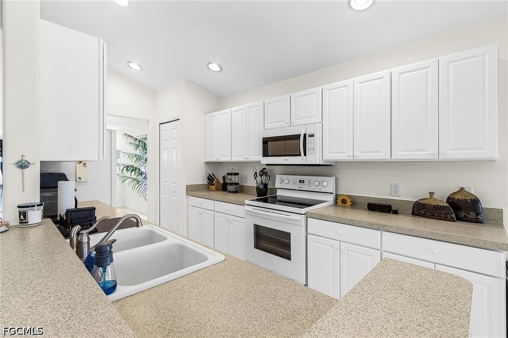 11015 Mill Creek Way - Photo 8