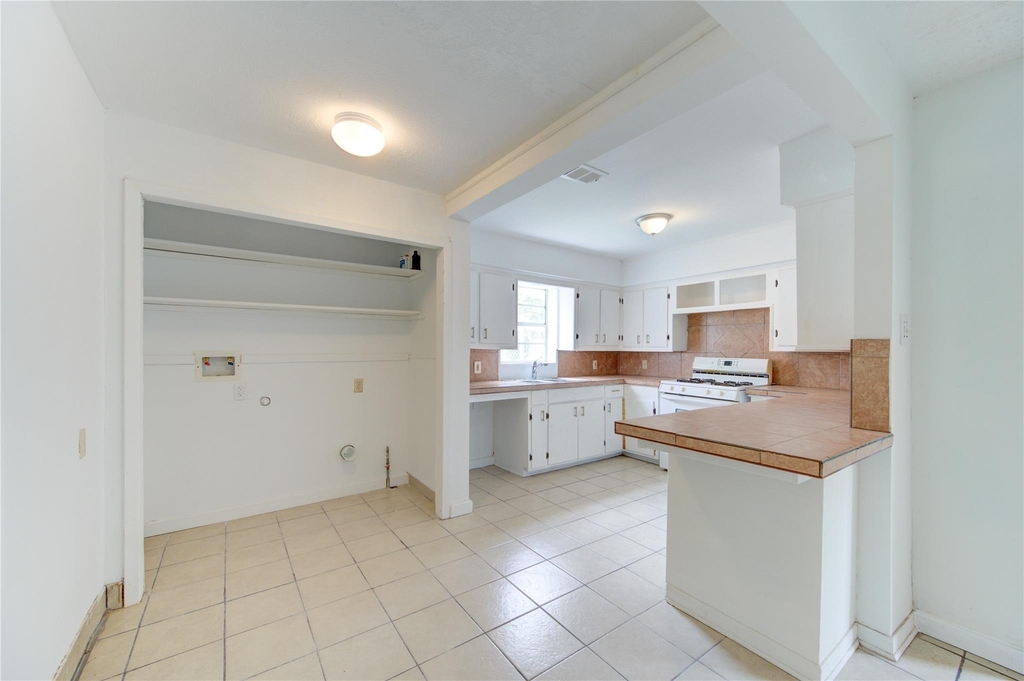 10717 Pillot Street - Photo 7