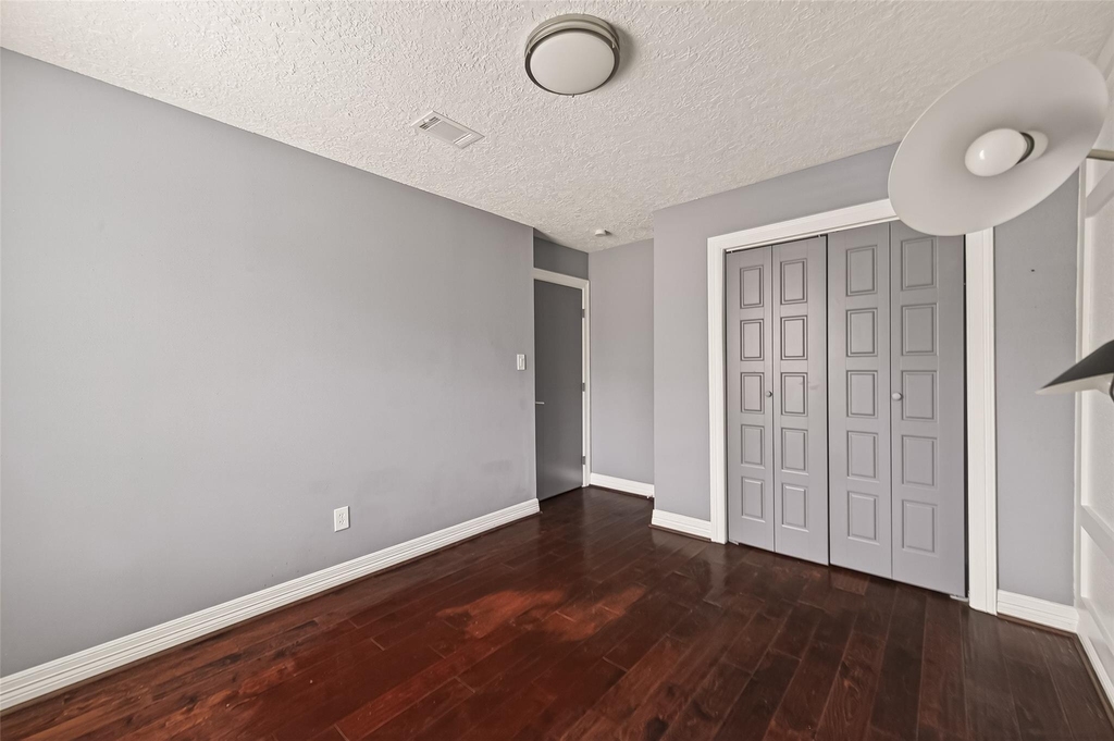 2130 Round Lake Drive - Photo 31