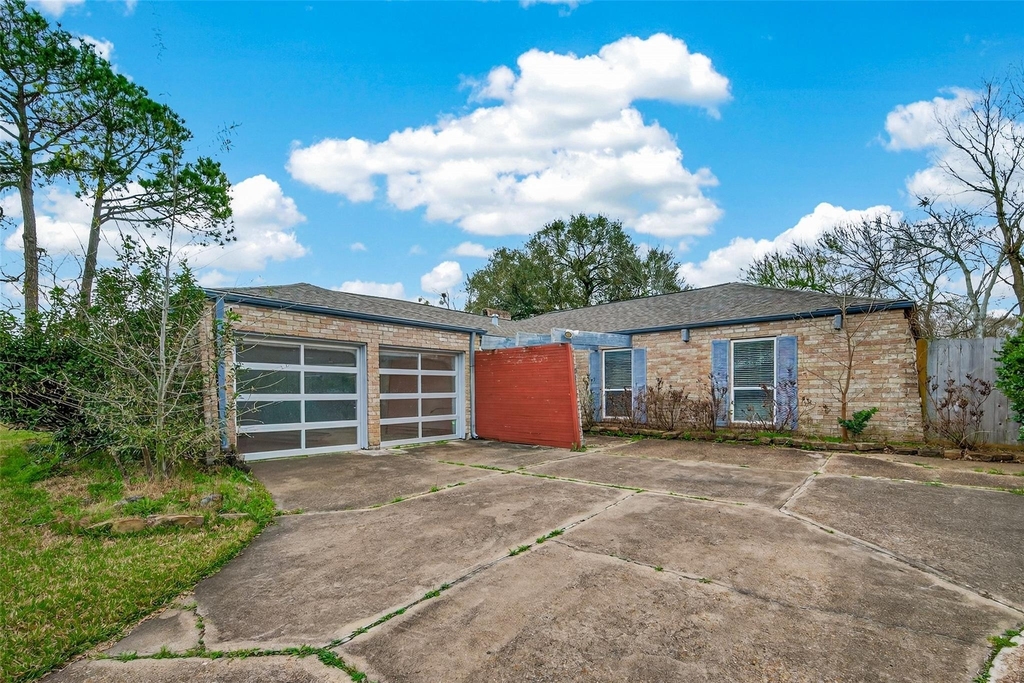 2130 Round Lake Drive - Photo 5
