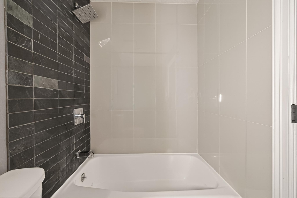 2130 Round Lake Drive - Photo 36