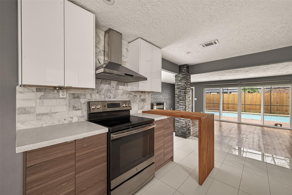 2130 Round Lake Drive - Photo 26