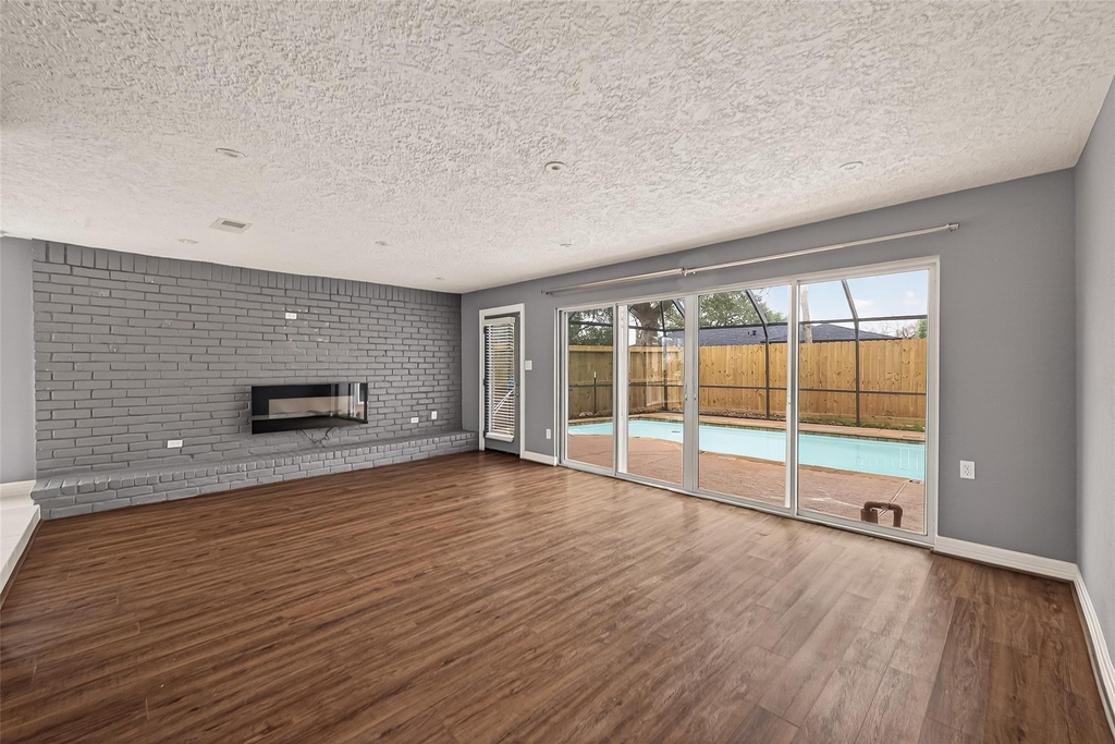 2130 Round Lake Drive - Photo 11