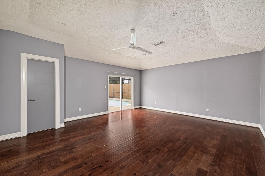 2130 Round Lake Drive - Photo 38