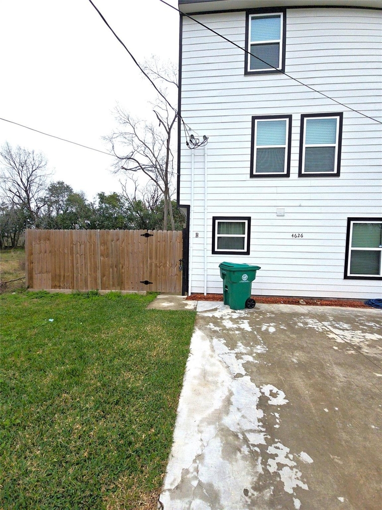 4626 Shreveport Boulevard - Photo 0