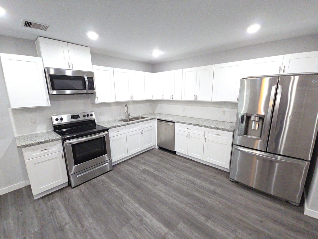 4626 Shreveport Boulevard - Photo 3